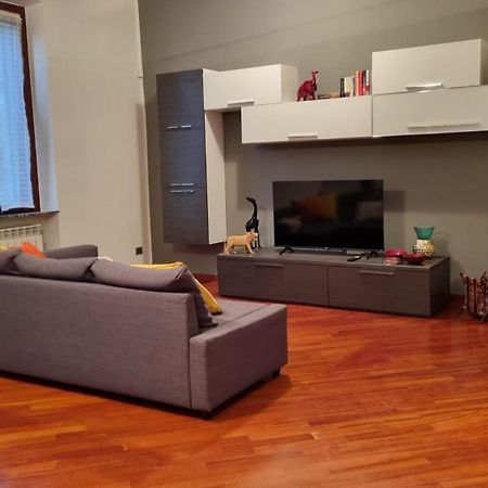 La Casa Di Cris - Milano, Appartamento Zona Sempione Luaran gambar
